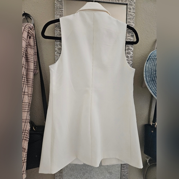 Sincerly Jules Cream Vest - Picture 2 of 2